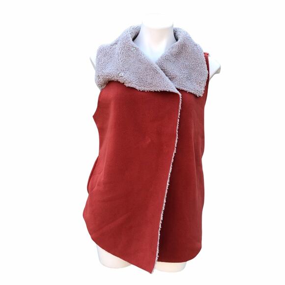 Dylan red faux shearling vest snap closure Medium - Picture 1 of 15